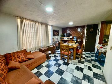 Departamento sobre San Jacinto frente al parque San Rafael