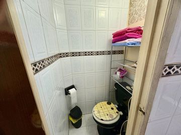 Departamento sobre San Jacinto frente al parque San Rafael