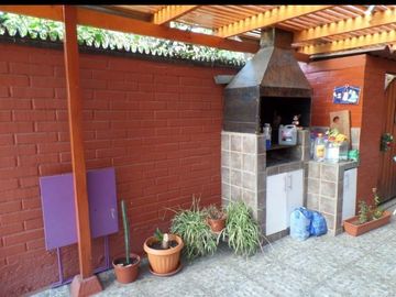 Casa en Venta en LOS MINISTROS / PARQUE LAS ROSAS