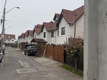 Casa en Venta en Pasaje Tololo 861