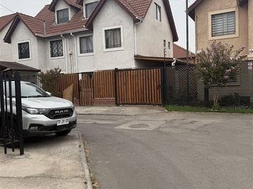 Casa en Venta en Pasaje Tololo 861