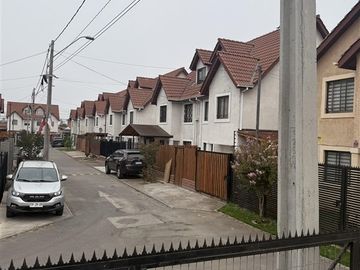 Casa en Venta en Pasaje Tololo 861