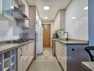 Venta Hermoso Departamento con Jardín La Reina Alta, gran conectividad.