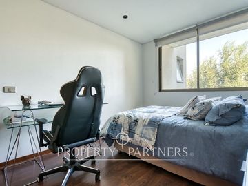 Venta Hermoso Departamento con Jardín La Reina Alta, gran conectividad.