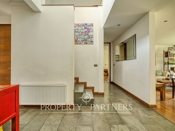 Venta de Hermosa casa mediterránea en Condominio La Reina Alta.