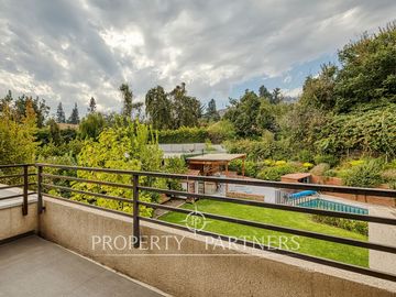 Venta de Hermosa casa mediterránea en Condominio La Reina Alta.