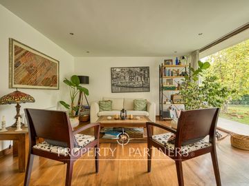 Venta de Hermosa casa mediterránea en Condominio La Reina Alta.