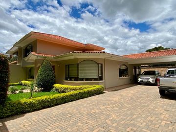 HERMOSA CASA EN VENTA, SECTOR MACHANGARA