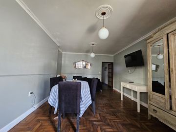 CASA CENTRICA CON LOCAL COMERCIAL