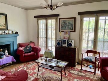 Casa en Venta en AMPLIO TERRENO EN CASA FAMILIAR EN LA REINA