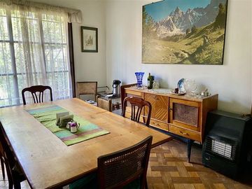 Casa en Venta en AMPLIO TERRENO EN CASA FAMILIAR EN LA REINA