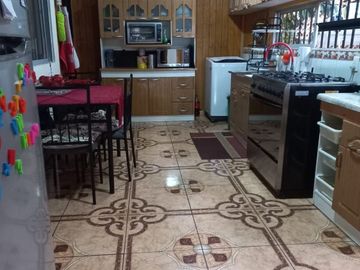 A PASOS DE CALLE ADOLFO NOVOA