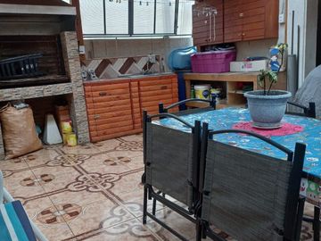A PASOS DE CALLE ADOLFO NOVOA
