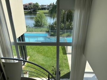 Casa en Venta al lago en Castores, Nordelta.