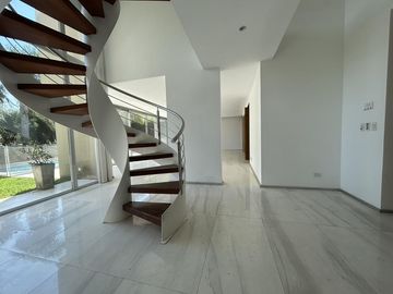 Casa en Venta al lago en Castores, Nordelta.