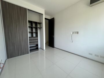 Casa en Venta al lago en Castores, Nordelta.