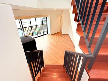 Departamento Duplex con Gran Terraza Cochera y Depósito
