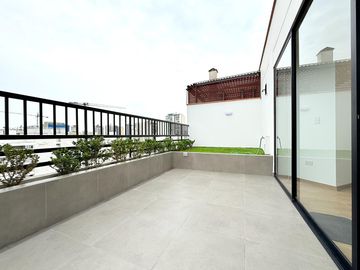 Departamento Duplex con Gran Terraza Cochera y Depósito