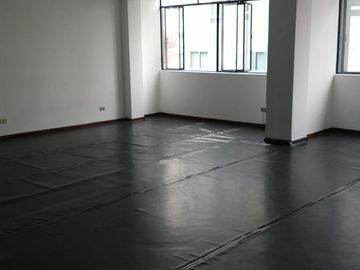 Local en 4to piso en Miraflores