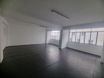 Local en 4to piso en Miraflores