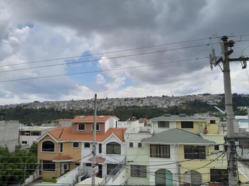 CASA EN VENTA URB. SAN GREGORIO-165m2-3 DORMITORIOS-$140.000