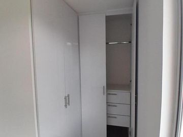 CASA EN VENTA URB. SAN GREGORIO-165m2-3 DORMITORIOS-$140.000