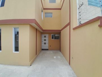 CASA EN VENTA URB. SAN GREGORIO-165m2-3 DORMITORIOS-$140.000