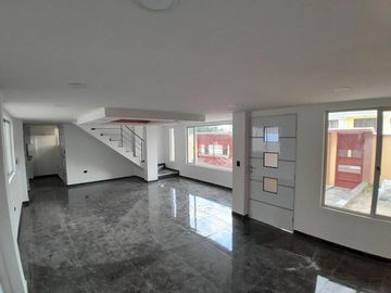 CASA EN VENTA URB. SAN GREGORIO-165m2-3 DORMITORIOS-$140.000