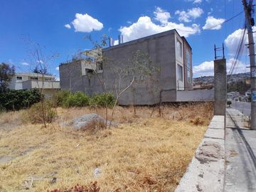 TERRNO EN VENTA D 300m2 EN URBANIZACION SAN GREGORIO (PUSUQUI).