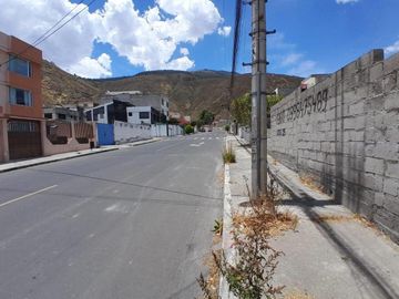 TERRNO EN VENTA D 300m2 EN URBANIZACION SAN GREGORIO (PUSUQUI).