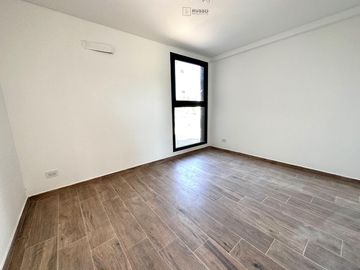 CASA EN VENTA CON SALIDA AL RIO - BARRIO CANAL