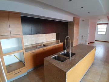 DEPARTAMENTO EN VENTA - CUMBAYA - 212M2 - URBANIZACION DEL VALLE 2.