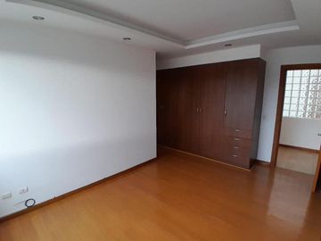 DEPARTAMENTO EN VENTA - CUMBAYA - 212M2 - URBANIZACION DEL VALLE 2.