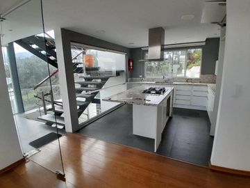 PENTHOUSE EN VENTA CUMBAYA-380m2 - 3 DORMITORIOS.(NEGOCIABLE)
