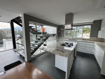 PENTHOUSE EN VENTA CUMBAYA-380m2 - 3 DORMITORIOS.(NEGOCIABLE)