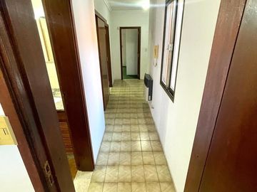 Venta - Casa 3 dormitorios cochera y patio verde en Echesortu