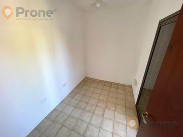 Venta - Casa 3 dormitorios cochera y patio verde en Echesortu