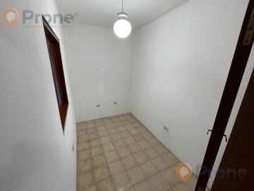 Venta - Casa 3 dormitorios cochera y patio verde en Echesortu