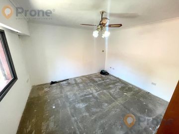 Venta - Casa 3 dormitorios cochera y patio verde en Echesortu