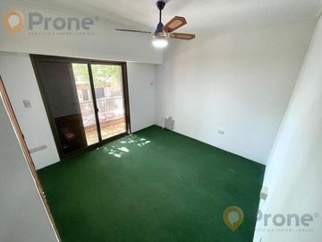 Venta - Casa 3 dormitorios cochera y patio verde en Echesortu