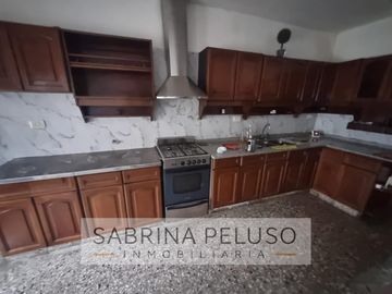 Casa en  venta en castelar