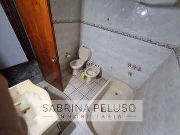 Casa en  venta en castelar