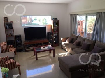 CASA A LA LAGUNA EN BARRIO PRIVADO LOS TALAS CANNING