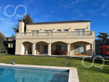 CASA A LA LAGUNA EN BARRIO PRIVADO LOS TALAS CANNING