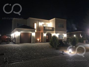 CASA A LA LAGUNA EN BARRIO PRIVADO LOS TALAS CANNING