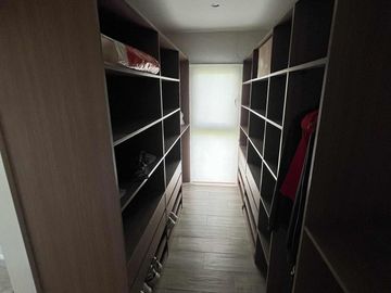 Casa en venta - 4 Dormitorios 6 Baños - 819Mts2 - Escobar