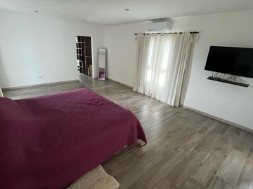 Casa en venta - 4 Dormitorios 6 Baños - 819Mts2 - Escobar