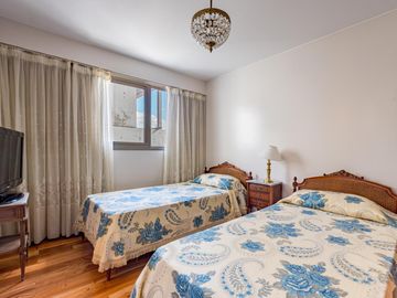 Departamento de categoría  en  venta 5 dormitorios vista franca al rio