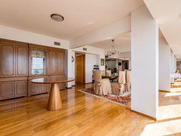 Departamento de categoría  en  venta 5 dormitorios vista franca al rio