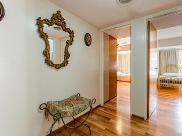 Departamento de categoría  en  venta 5 dormitorios vista franca al rio
